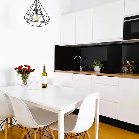 Apartman Vista Spire- Free Underground Parking - Center - Self Check-in *