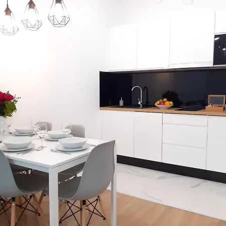 Vista Spire- Free Underground Parking - Center - Self Check-in Apartamento