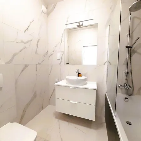 Vista Spire- Free Underground Parking - Center - Self Check-in Apartamento