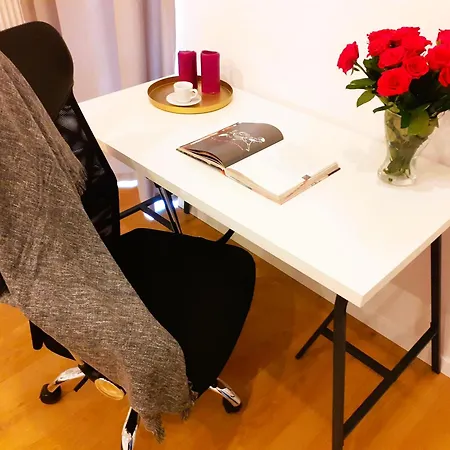 Vista Spire- Free Underground Parking - Center - Self Check-in Apartamento *
