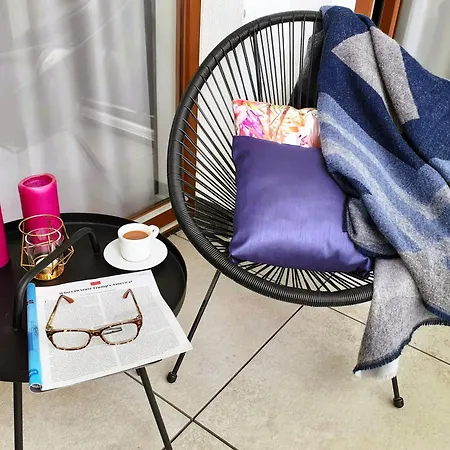 Vista Spire- Free Underground Parking - Center - Self Check-in 아파트